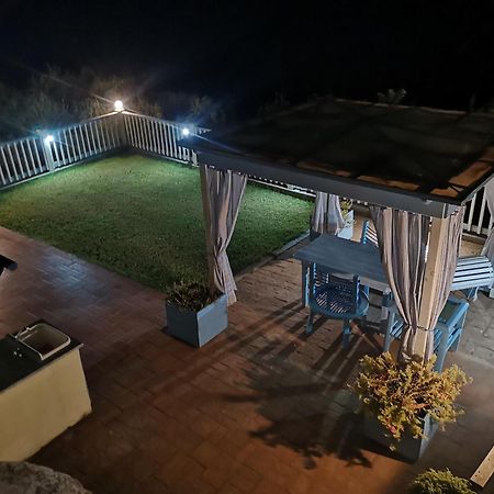 Nel Verde Del Villaggio - Casetta Celeste ゴンネーザ エクステリア 写真