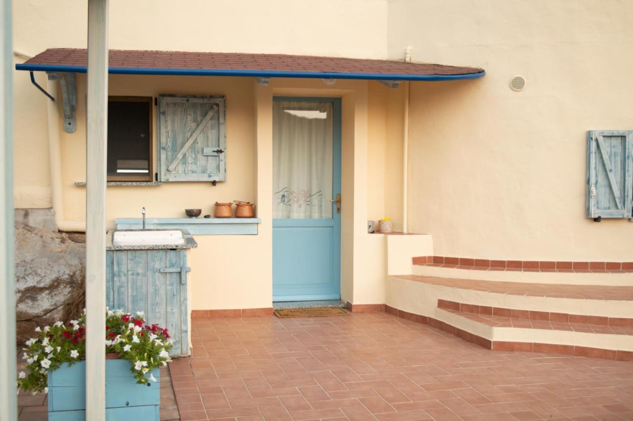 Nel Verde Del Villaggio - Casetta Celeste ゴンネーザ エクステリア 写真